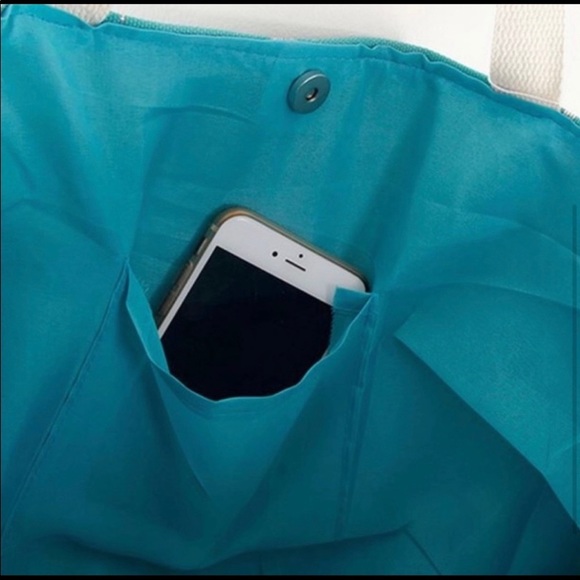 π₯Host Pickπ₯Large Silver Leaf Turquoise Tote - Picture 3 of 6